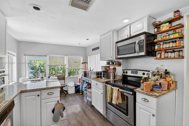 1224 N K St, Lake Worth, FL 33460