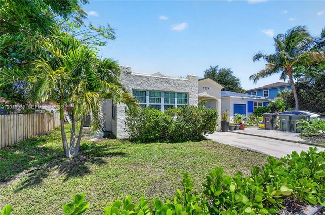 1224 N K St, Lake Worth, FL 33460