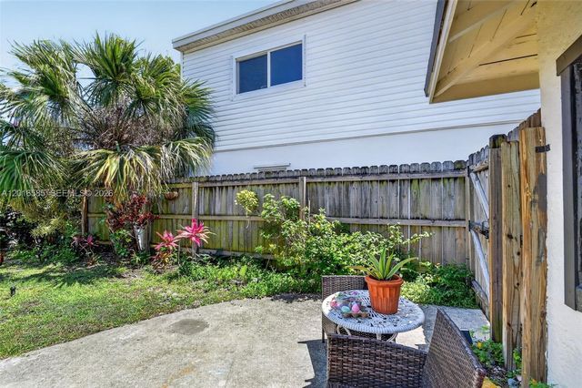 1224 N K St, Lake Worth, FL 33460