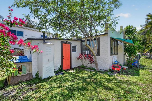 1224 N K St, Lake Worth, FL 33460