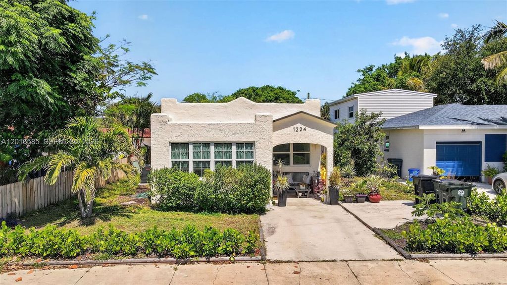 1224 N K St, Lake Worth, FL 33460