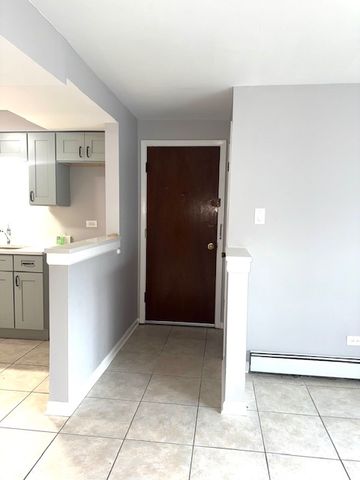 5009 N River Road GE, Schiller Park, IL 60176