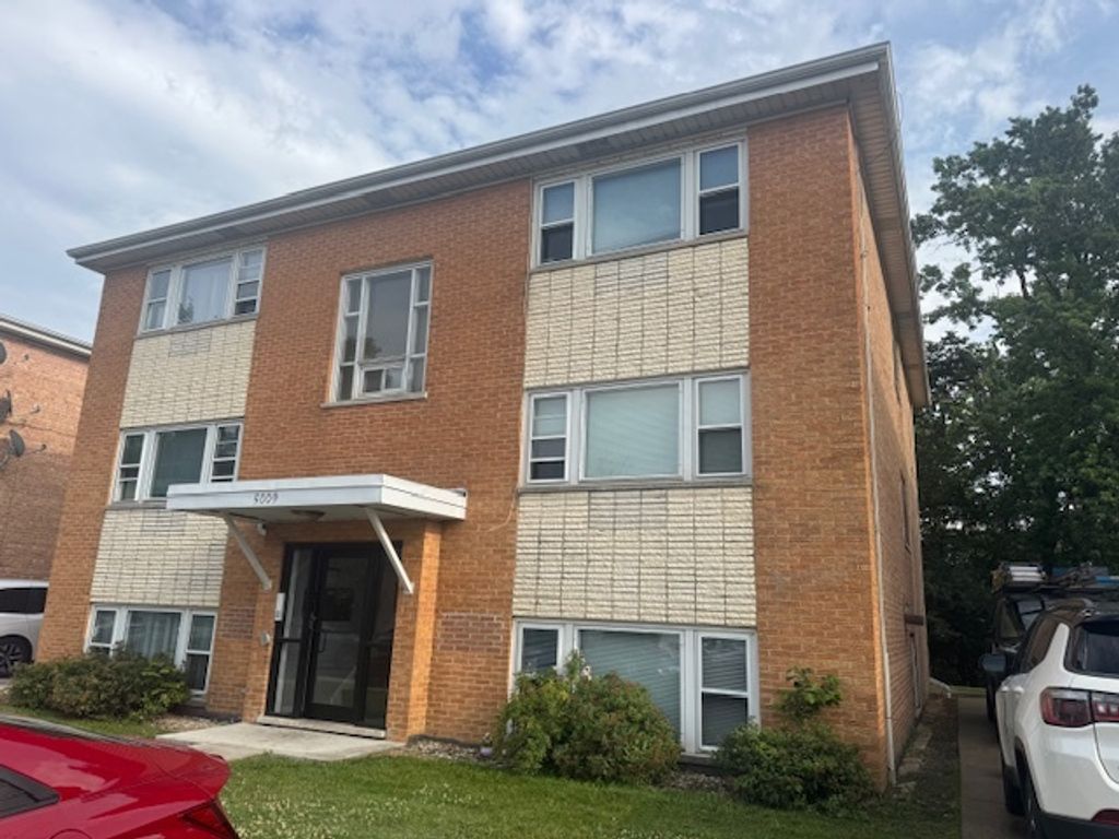 5009 N River Road GE, Schiller Park, IL 60176