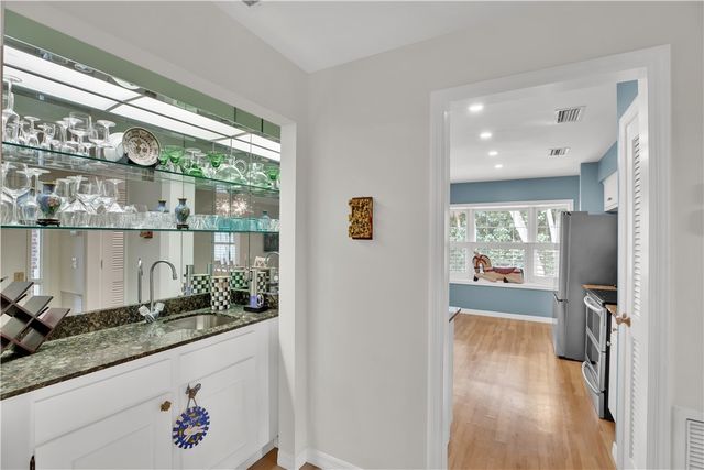 103 W Park Shores Circle 10W, Vero Beach, FL 32963