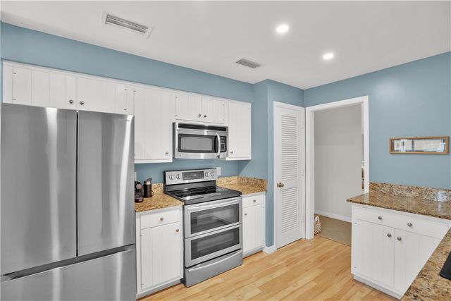 103 W Park Shores Circle 10W, Vero Beach, FL 32963