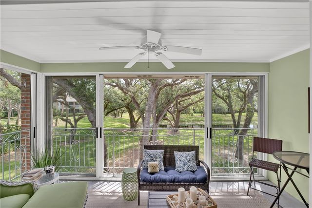 103 W Park Shores Circle 10W, Vero Beach, FL 32963