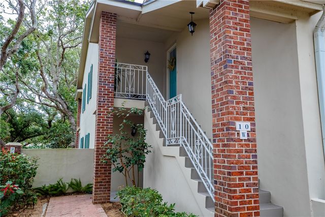 103 W Park Shores Circle 10W, Vero Beach, FL 32963