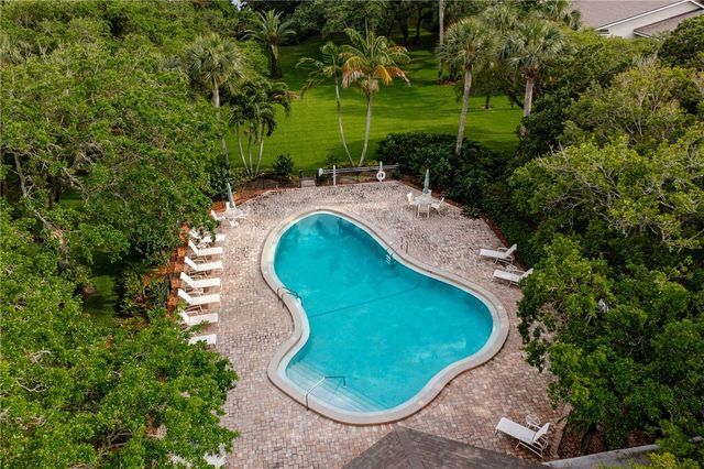 103 W Park Shores Circle 10W, Vero Beach, FL 32963