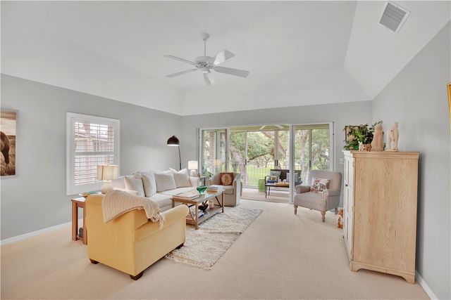 103 W Park Shores Circle 10W, Vero Beach, FL 32963