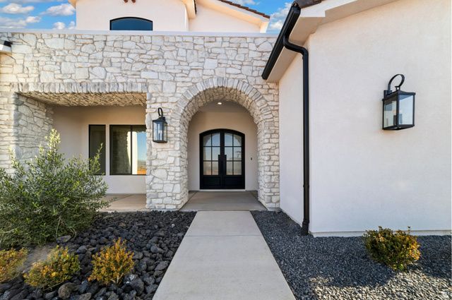 3277 S WALNUT CANYON DR, St. George, UT 84790