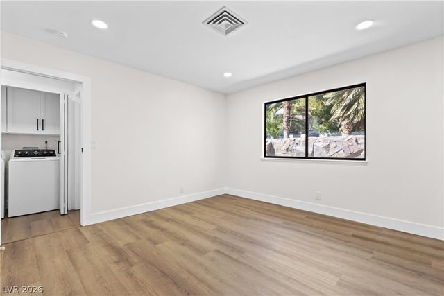 3325 Calle De Corrida, Las Vegas, NV 89102