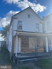 416 WINCHESTER AVE, Martinsburg, WV 25401
