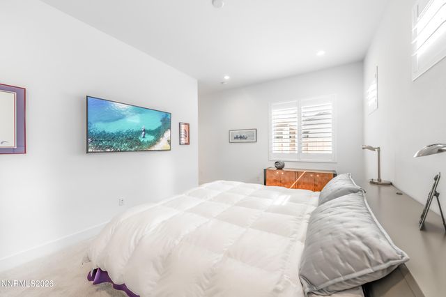 2316 Hammer Falls Drive, Reno, NV 89521