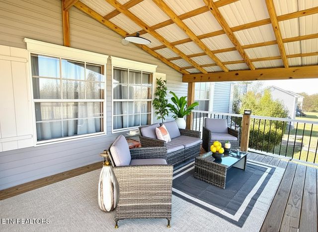 2580 Reed Springs Rd, Sweetwater, TN 37874