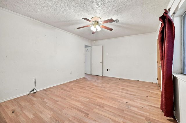 503 N College Street, Whitesboro, TX 76273