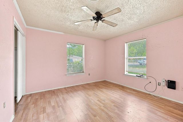 503 N College Street, Whitesboro, TX 76273