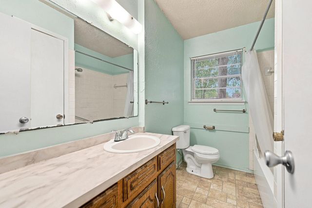 503 N College Street, Whitesboro, TX 76273