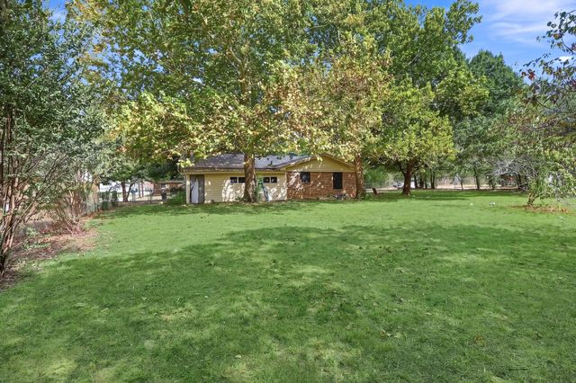 503 N College Street, Whitesboro, TX 76273