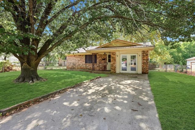 503 N College Street, Whitesboro, TX 76273