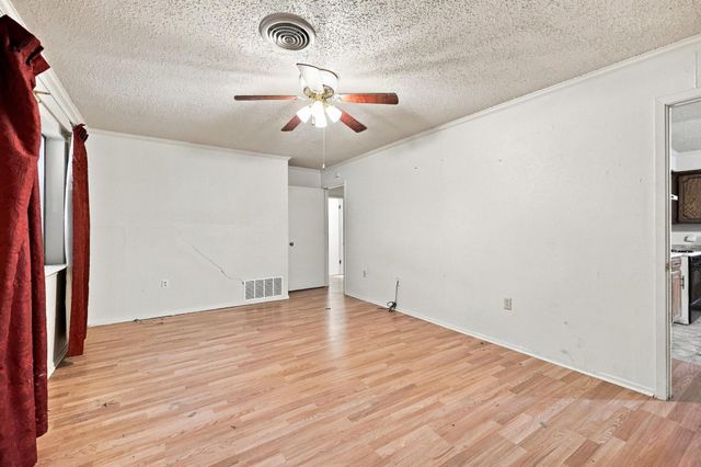 503 N College Street, Whitesboro, TX 76273