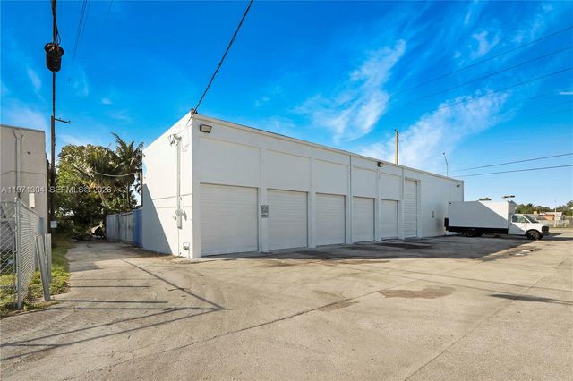 9795 NW 7th Ave, Miami, FL 33150