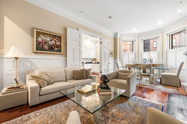 392 Marlborough St 1, Boston, MA 02115