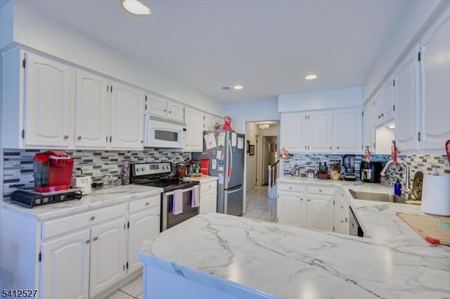 37 Giggleswick Way 37, Edison Twp., NJ 08820