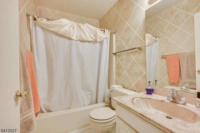 37 Giggleswick Way 37, Edison Twp., NJ 08820