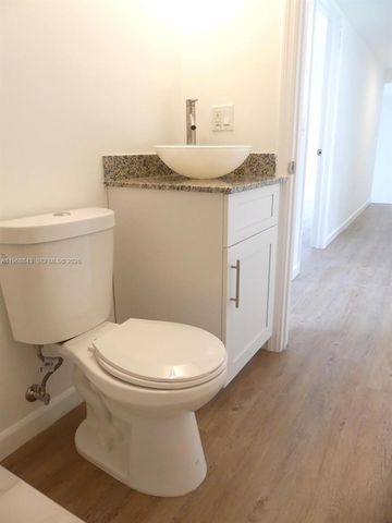 2275 NW 99th Ter, Miami, FL 33147