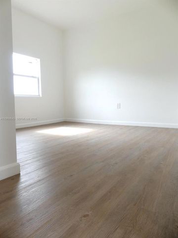 2275 NW 99th Ter, Miami, FL 33147