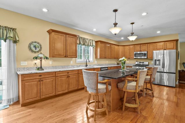 7 Lefevre Drive, Kingston, NH 03848