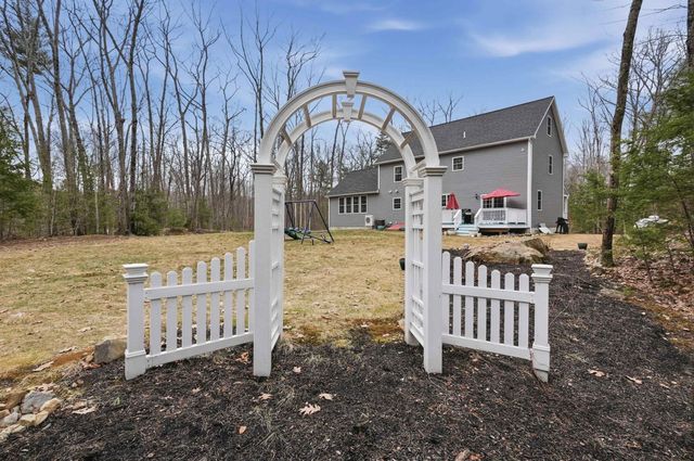 7 Lefevre Drive, Kingston, NH 03848