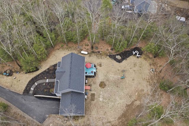 7 Lefevre Drive, Kingston, NH 03848