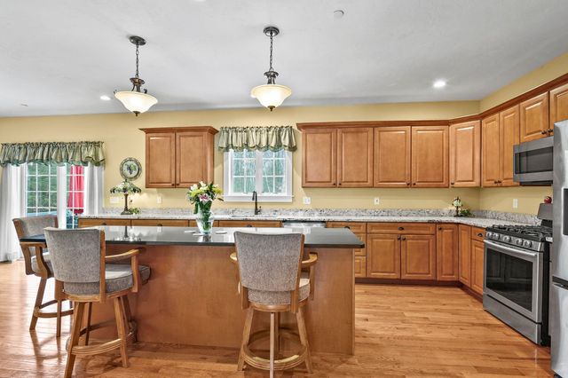 7 Lefevre Drive, Kingston, NH 03848