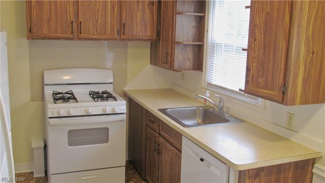 2346 26th Street, Cuyahoga Falls, OH 44223