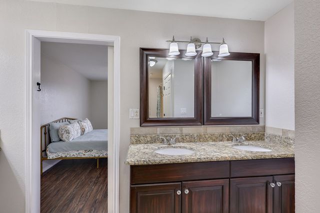 619 N Apricot, Alpine, TX 79830