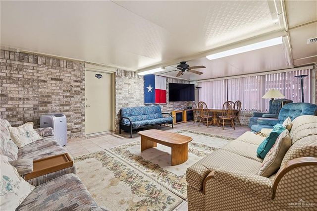 1915 Reagan Street, Mission, TX 78572