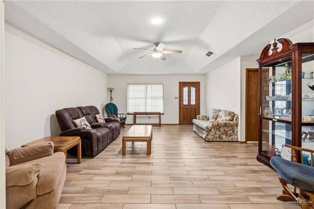 1915 Reagan Street, Mission, TX 78572