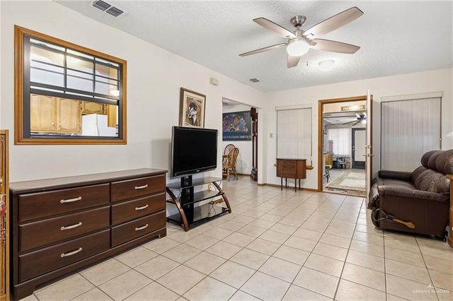 1915 Reagan Street, Mission, TX 78572