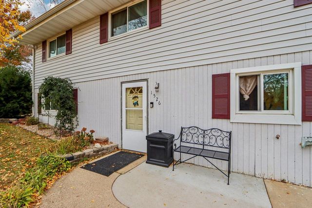1526 Manor Drive, Janesville, WI 53548