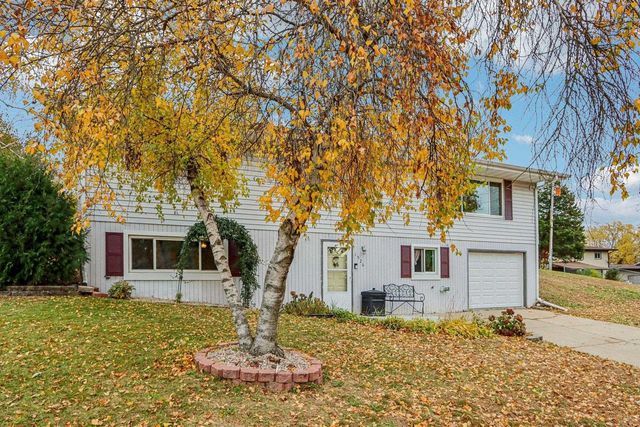 1526 Manor Drive, Janesville, WI 53548