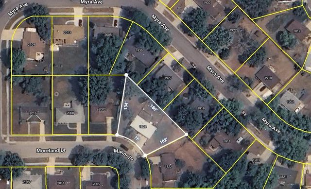 1526 Manor Drive, Janesville, WI 53548