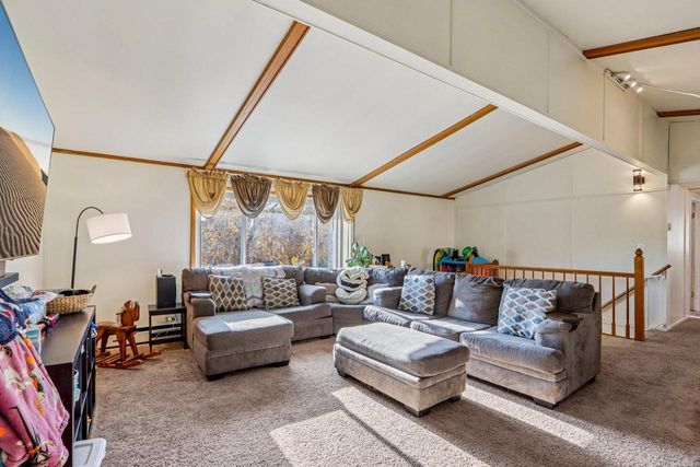 1526 Manor Drive, Janesville, WI 53548