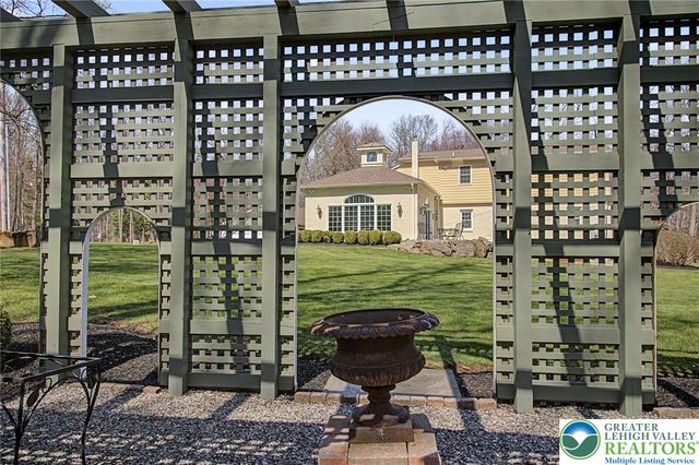 1722 Ringing Rocks Road, Bridgeton Twp, PA 18972