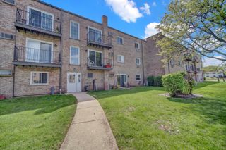 159 W ELK Trail 359, Carol Stream, IL 60188