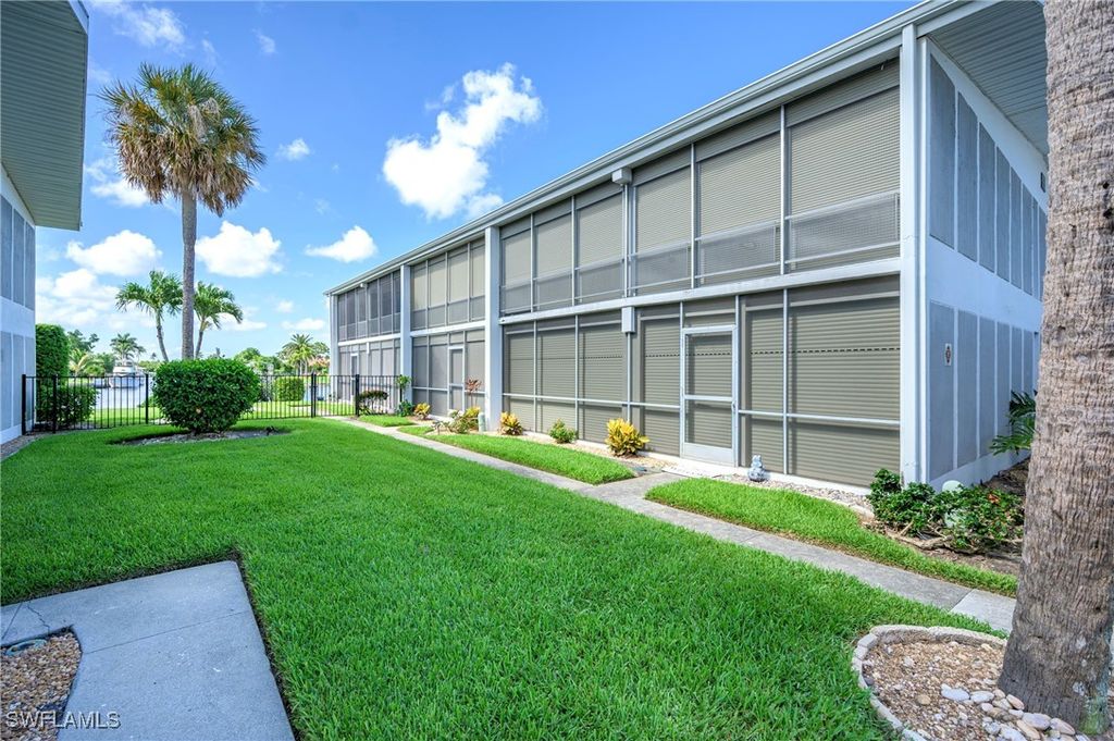 330 Tudor DR 102, Cape Coral, FL 33904