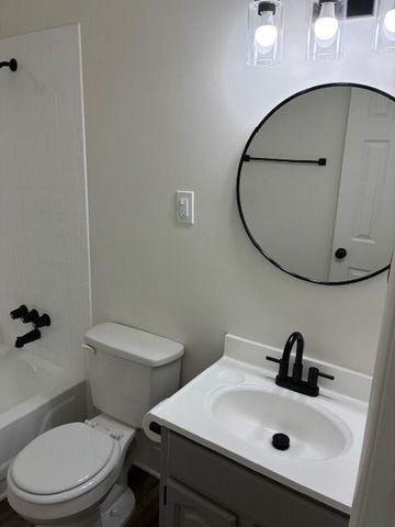 18104 E 17th Street N, Independence, MO 64058