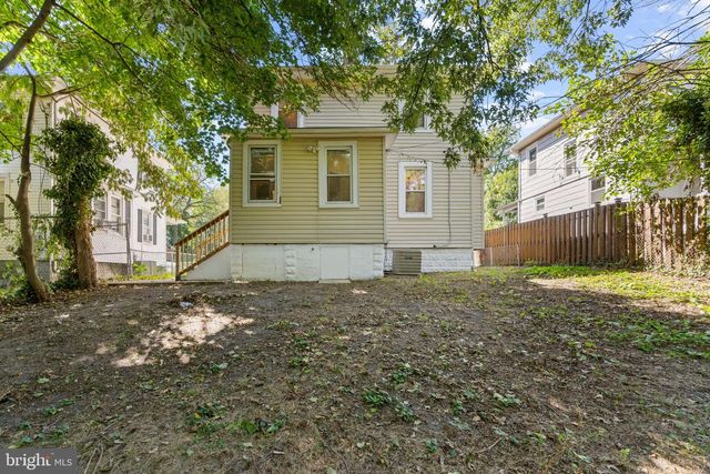 1905 DEERING AVE, Baltimore, MD 21230