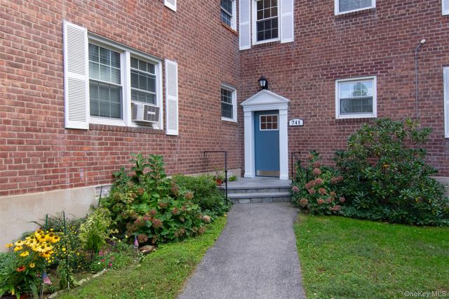 741 N Broadway 3D, Hastings-on-hudson, NY 10706