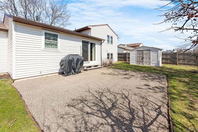 5538 Piazza Lane, Clay, NY 13041